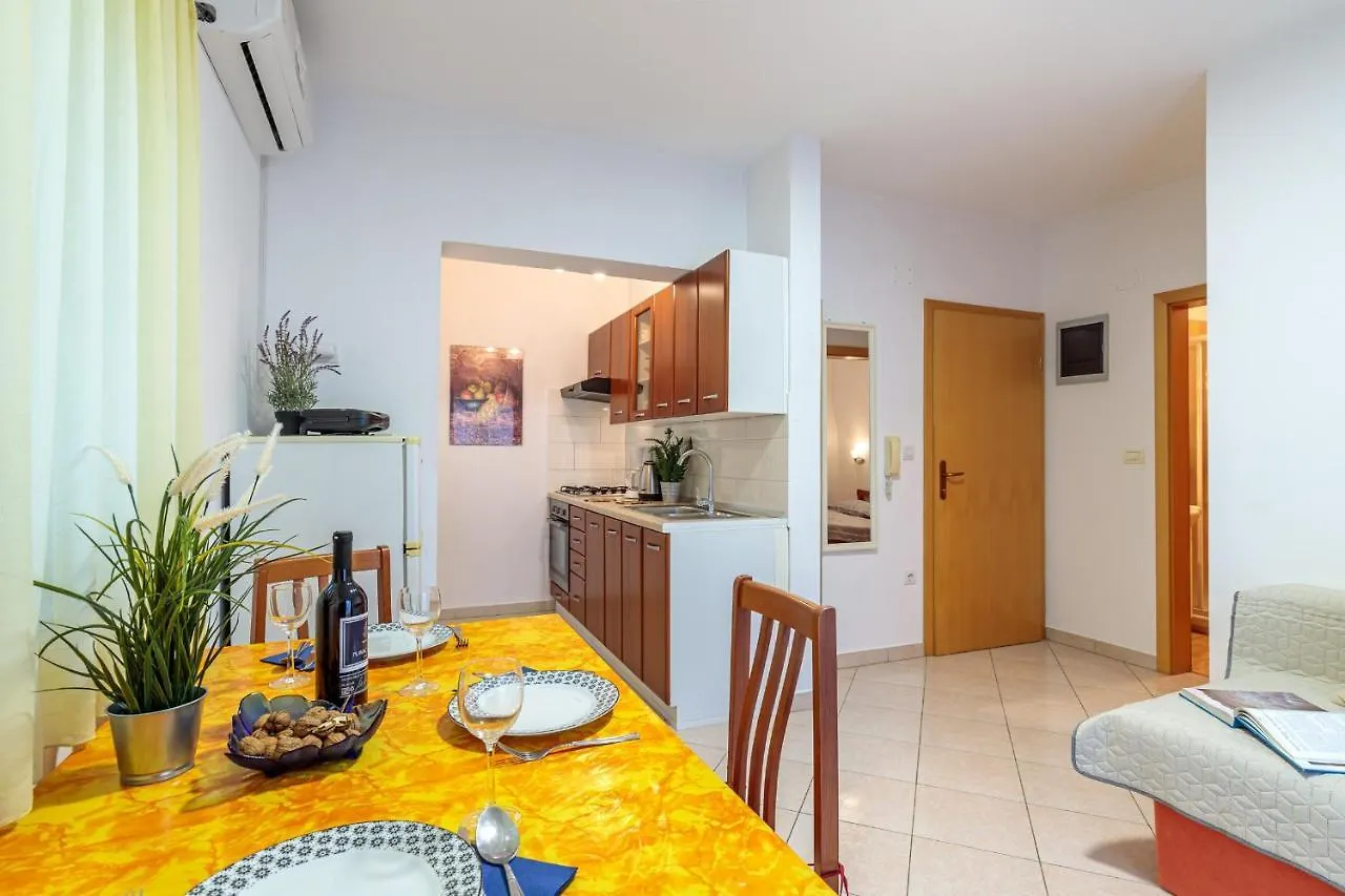 Apartments Alen Fazana 0*,  Croatia