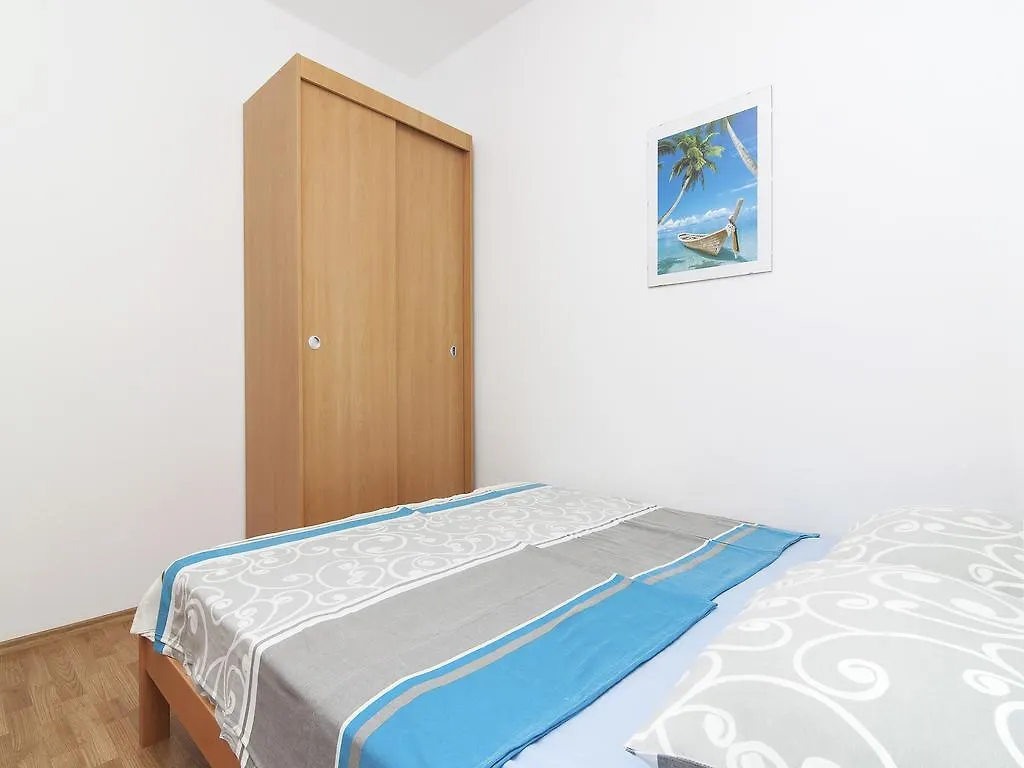 Apartments Alen Fazana